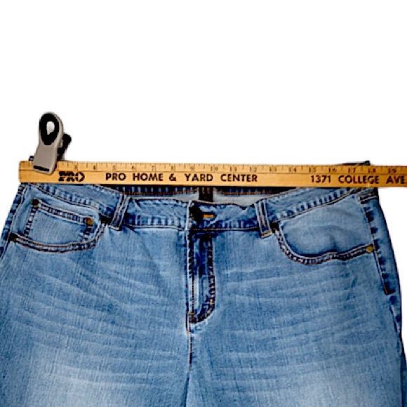 G.I.L.I Flared Leg Medium Wash Raw Hem Ankle Slit Jeans Size 16 EUC! - Picture 6 of 13